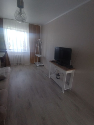 Продам двухкомнатную (2-комн.) квартиру, Привокзальная пл, 9, Ишим г