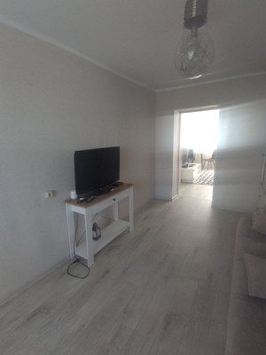 Продам двухкомнатную (2-комн.) квартиру, Привокзальная пл, 9, Ишим г