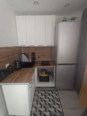 Продам двухкомнатную (2-комн.) квартиру, Привокзальная пл, 9, Ишим г