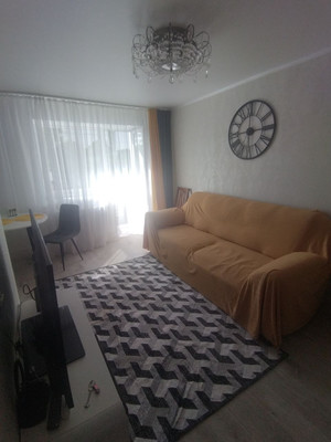 Продам двухкомнатную (2-комн.) квартиру, Привокзальная пл, 9, Ишим г