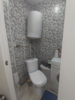 Продам двухкомнатную (2-комн.) квартиру, Привокзальная пл, 9, Ишим г