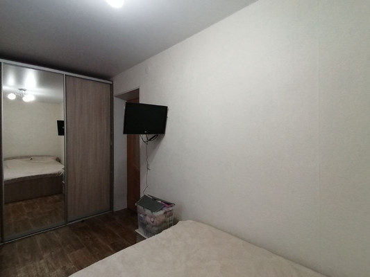 Продам трехкомнатную (3-комн.) квартиру, Красина ул, 20, Ишим г