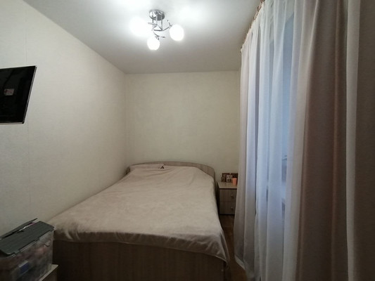 Продам трехкомнатную (3-комн.) квартиру, Красина ул, 20, Ишим г