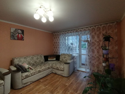 Продам трехкомнатную (3-комн.) квартиру, Красина ул, 20, Ишим г