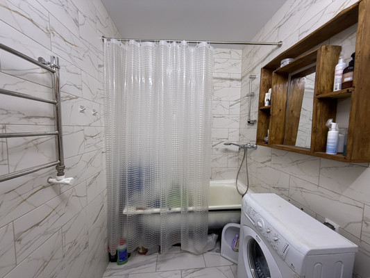 Продам однокомнатную (1-комн.) квартиру, Александра Суворова пр-кт, 107, Симферополь г