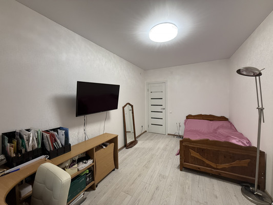 Продам однокомнатную (1-комн.) квартиру, Александра Суворова пр-кт, 107, Симферополь г