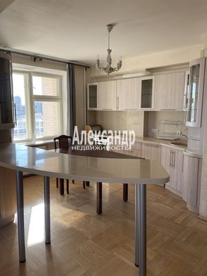 Продам многокомнатную квартиру, Ивана Фомина ул, 14к2, Санкт-Петербург г