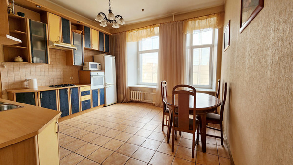 Продам трехкомнатную (3-комн.) квартиру, Макаренко пер, 14, Санкт-Петербург г