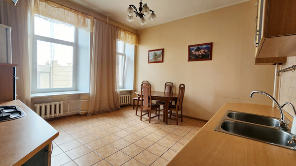 Продам трехкомнатную (3-комн.) квартиру, Макаренко пер, 14, Санкт-Петербург г