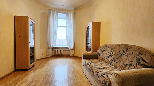 Продам трехкомнатную (3-комн.) квартиру, Макаренко пер, 14, Санкт-Петербург г