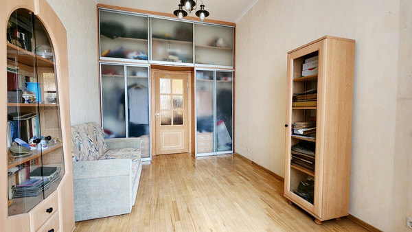 Продам трехкомнатную (3-комн.) квартиру, Макаренко пер, 14, Санкт-Петербург г