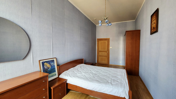 Продам трехкомнатную (3-комн.) квартиру, Макаренко пер, 14, Санкт-Петербург г