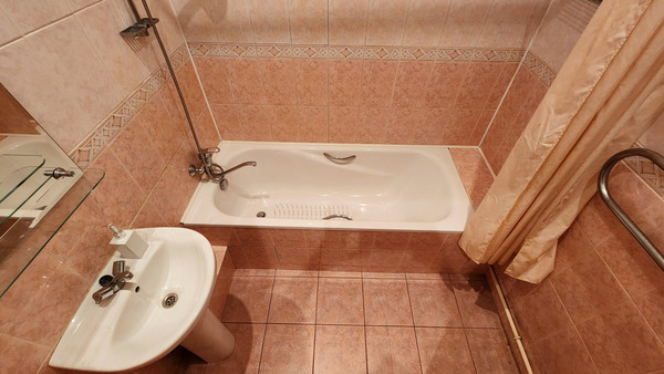 Продам трехкомнатную (3-комн.) квартиру, Макаренко пер, 14, Санкт-Петербург г