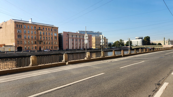 Продам трехкомнатную (3-комн.) квартиру, Макаренко пер, 14, Санкт-Петербург г