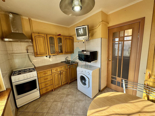 Продам трехкомнатную (3-комн.) квартиру, Рылеева ул, 88, Астрахань г