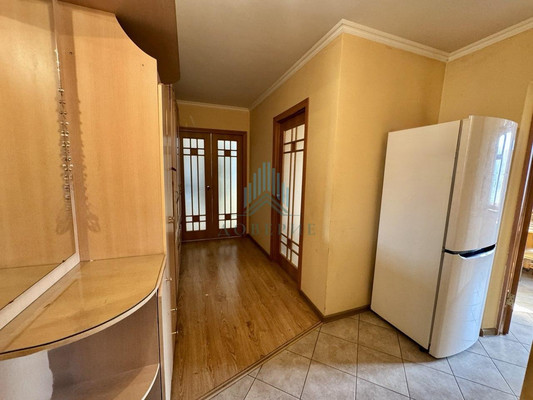 Продам трехкомнатную (3-комн.) квартиру, Рылеева ул, 88, Астрахань г