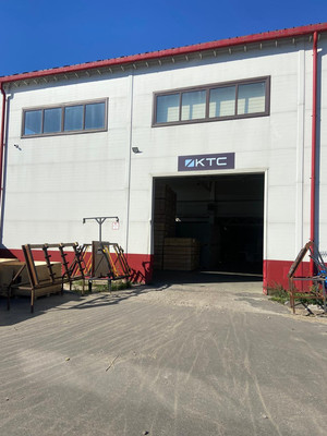 Продам торговое помещение 1 464 м2, Петрова Дача ул, 19, имени Свердлова гп