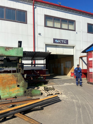 Продам торговое помещение 1 464 м2, Петрова Дача ул, 19, имени Свердлова гп