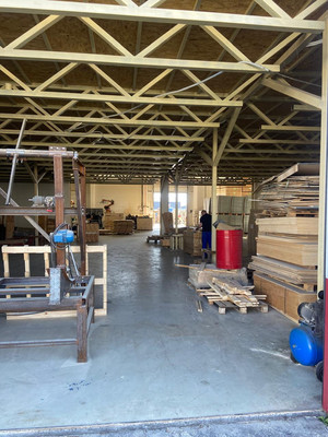 Продам торговое помещение 1 464 м2, Петрова Дача ул, 19, имени Свердлова гп