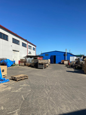 Продам торговое помещение 1 464 м2, Петрова Дача ул, 19, имени Свердлова гп