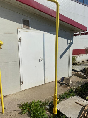 Продам торговое помещение 1 464 м2, Петрова Дача ул, 19, имени Свердлова гп