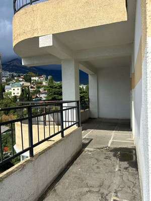 Продам двухкомнатную (2-комн.) квартиру, Киевская ул, 22, Ялта г