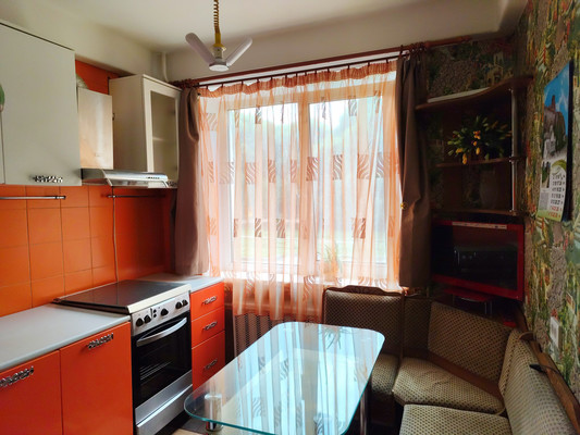 Продам трехкомнатную (3-комн.) квартиру, Ленина пр-кт, 65, Тосно г
