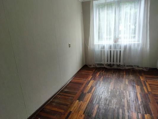 Продам трехкомнатную (3-комн.) квартиру, Ленина пр-кт, 65, Тосно г