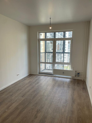 Продам трехкомнатную (3-комн.) квартиру, Южная ул, 12к1, Брёхово х