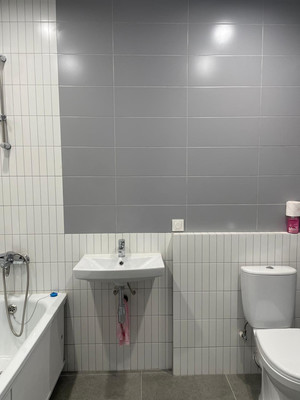 Продам трехкомнатную (3-комн.) квартиру, Южная ул, 12к1, Брёхово х