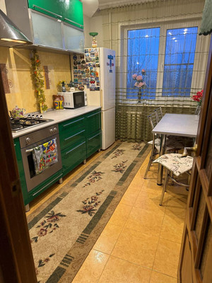Продам трехкомнатную (3-комн.) квартиру, Звездная ул, 47к1, Астрахань г