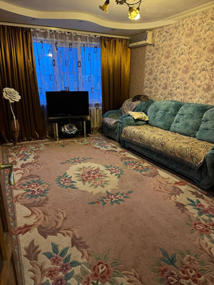 Продам трехкомнатную (3-комн.) квартиру, Звездная ул, 47к1, Астрахань г