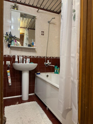 Продам трехкомнатную (3-комн.) квартиру, Звездная ул, 47к1, Астрахань г