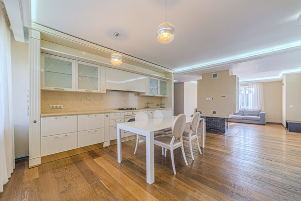 Продам трехкомнатную (3-комн.) квартиру, Коннозаводская ул, 51, Пенза г