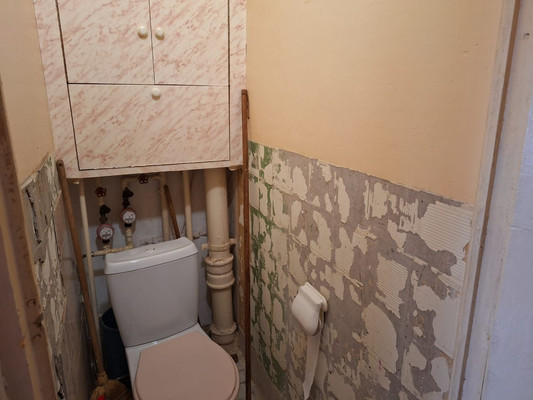 Продам трехкомнатную (3-комн.) квартиру, 25 Октября пр-кт, 52, Гатчина г