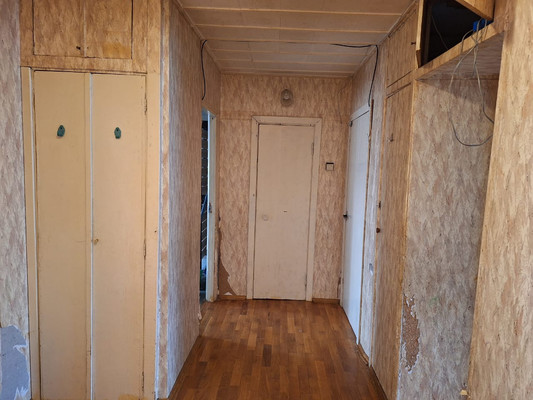 Продам трехкомнатную (3-комн.) квартиру, 25 Октября пр-кт, 52, Гатчина г