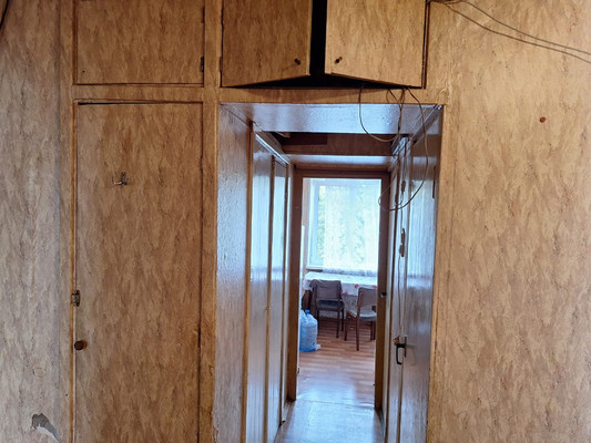 Продам трехкомнатную (3-комн.) квартиру, 25 Октября пр-кт, 52, Гатчина г