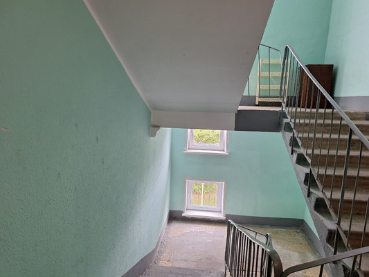 Продам трехкомнатную (3-комн.) квартиру, 25 Октября пр-кт, 52, Гатчина г
