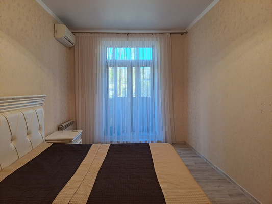 Продам двухкомнатную (2-комн.) квартиру, Великой Победы б-р, 13б, Волгодонск г