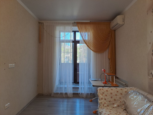 Продам двухкомнатную (2-комн.) квартиру, Великой Победы б-р, 13б, Волгодонск г