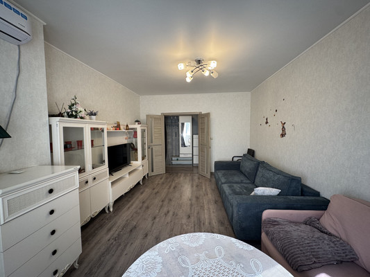 Продам однокомнатную (1-комн.) квартиру, Есенинский б-р, 14к1, Москва г