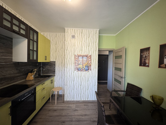 Продам однокомнатную (1-комн.) квартиру, Есенинский б-р, 14к1, Москва г