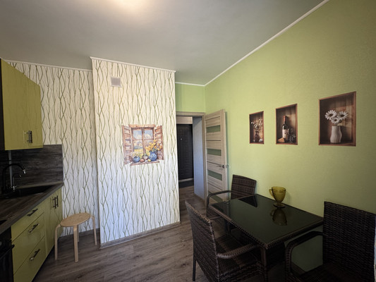 Продам однокомнатную (1-комн.) квартиру, Есенинский б-р, 14к1, Москва г