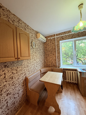 Продам однокомнатную (1-комн.) квартиру, Победы пр-кт, 214, Симферополь г