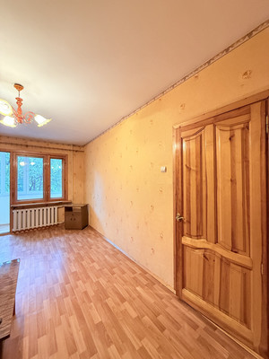 Продам однокомнатную (1-комн.) квартиру, Победы пр-кт, 214, Симферополь г