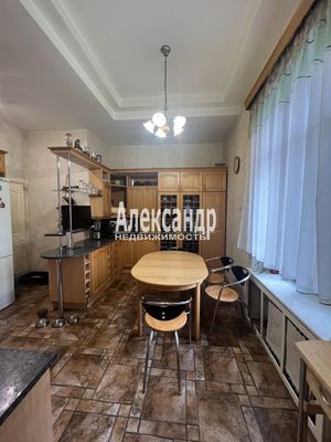 Продам многокомнатную квартиру, Ленина пр-кт, 2, Выборг г