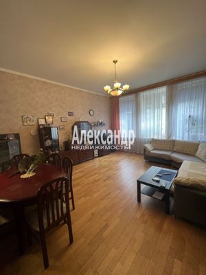 Продам многокомнатную квартиру, Ленина пр-кт, 2, Выборг г