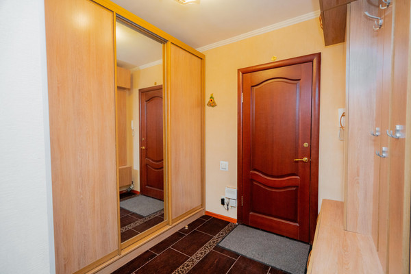 Продам трехкомнатную (3-комн.) квартиру, Владимира Невского ул, 39кД, Воронеж г
