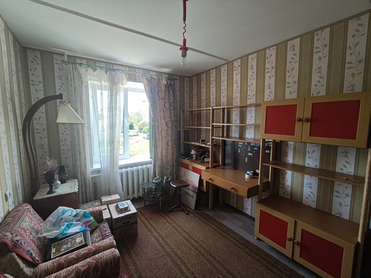 Продам трехкомнатную (3-комн.) квартиру, 3а, Гостицы м