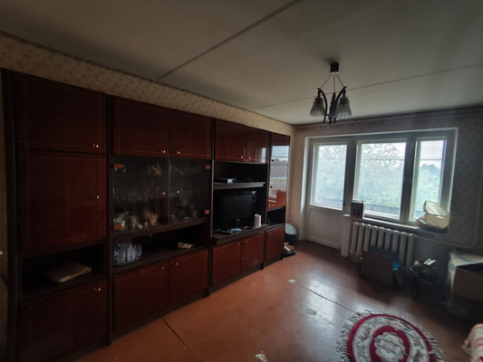 Продам трехкомнатную (3-комн.) квартиру, 3а, Гостицы м